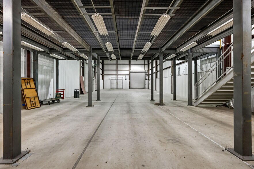 More Photos Of 901 W 18th St, Houston Warehouse For Sale