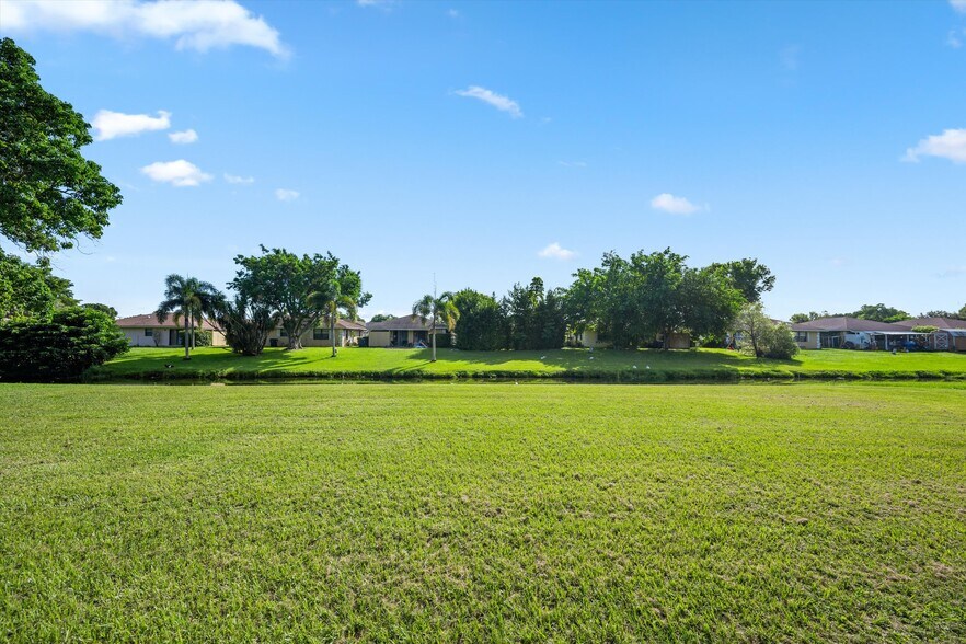 More Photos Of 1262 The 12th Fairway, Wellington Apartments For Sale