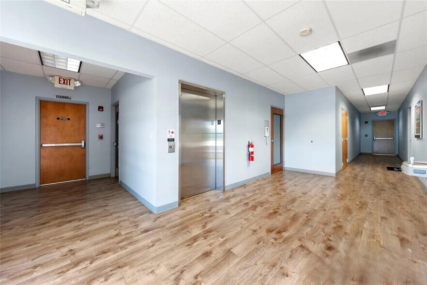 More Photos Of 19824 W Catawba Ave, Cornelius Medical For Lease