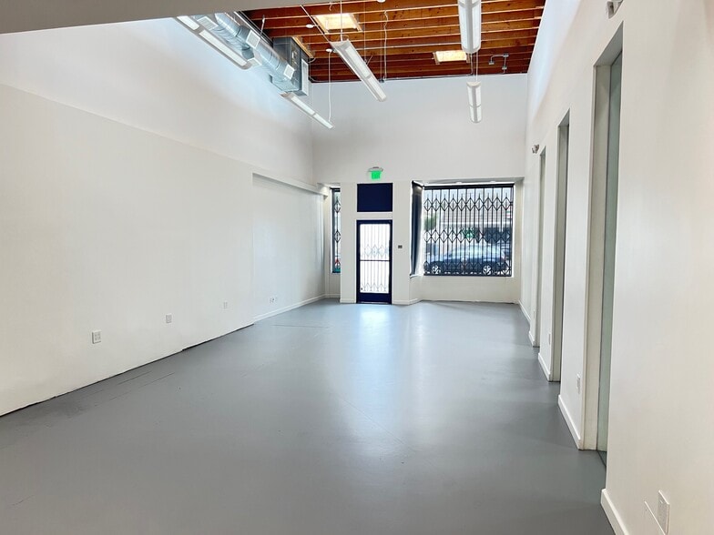 More Photos Of 1084-1088 S Fairfax Ave, Los Angeles Freestanding For Lease