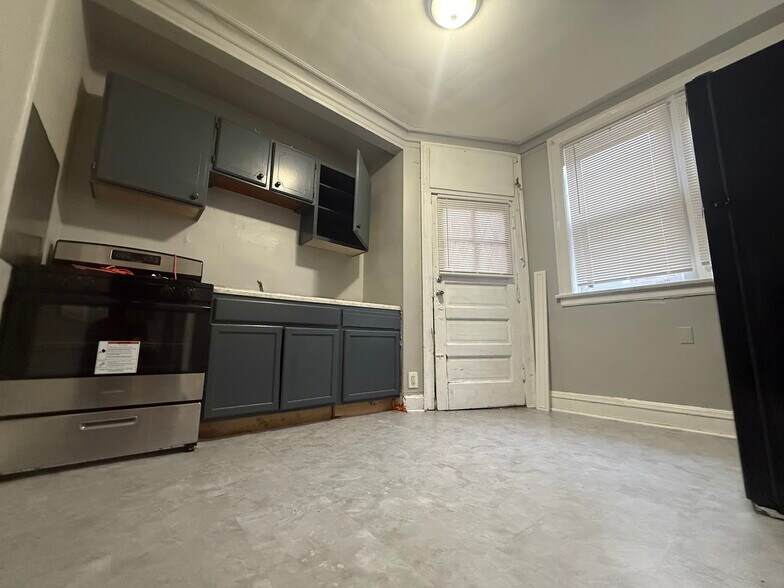 More Photos Of , Chicago Multifamily For Sale