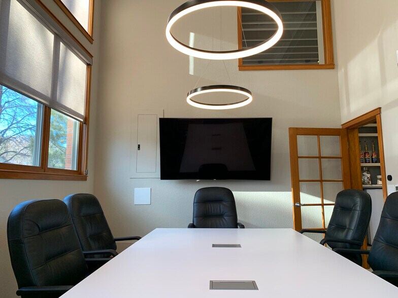 More Photos Of 1501-1509 Washington Ave, Golden Office For Lease