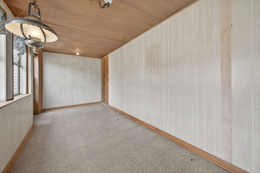 More Photos Of 222 W Saint Louis St, Pacific Office For Sale