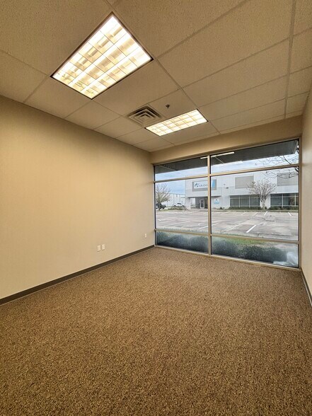 More Photos Of 15330 Vantage Pky W, Houston Unknown For Lease