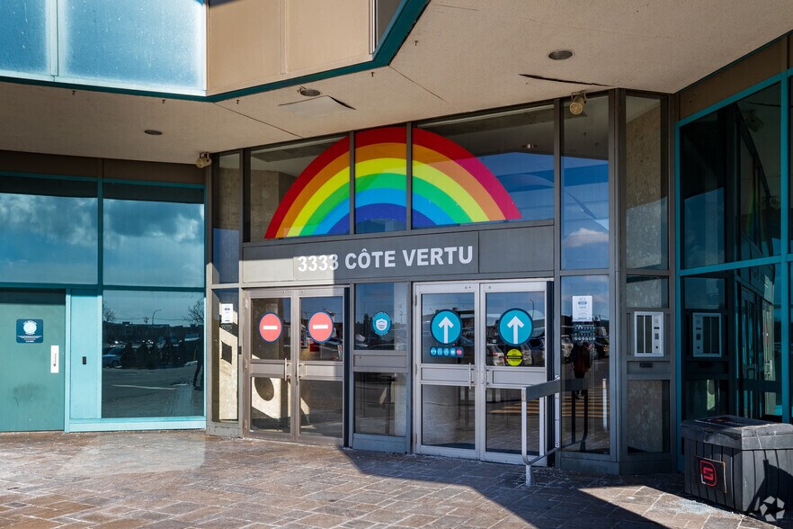 More Photos Of 3333 Boul De La Côte-Vertu, Saint-Laurent Office Residential For Lease