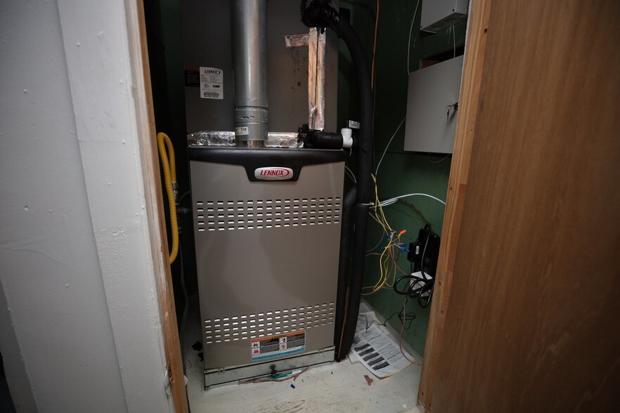 More Photos Of 6628 Crestway Dr, San Antonio Flex For Sale