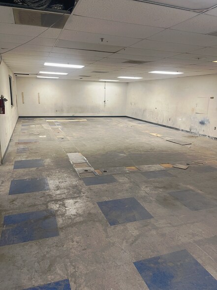 More Photos Of 5867 Jasmine St, Riverside Manufacturing For Lease