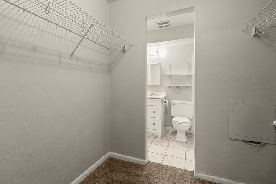 More Photos Of 8150 E Michigan Ave, Galesburg Apartments For Sale