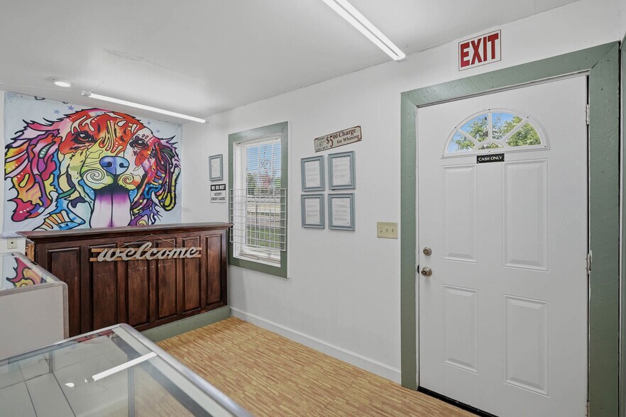 More Photos Of 450 Stephens St, Rochelle Storefront Retail Office For Sale