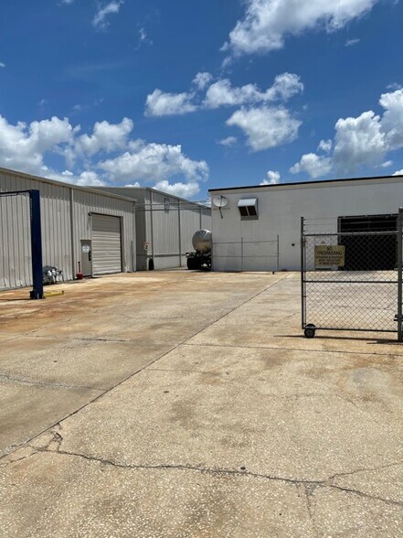 More Photos Of 327 Old Ice House Rd, Lake Wales Warehouse For Lease