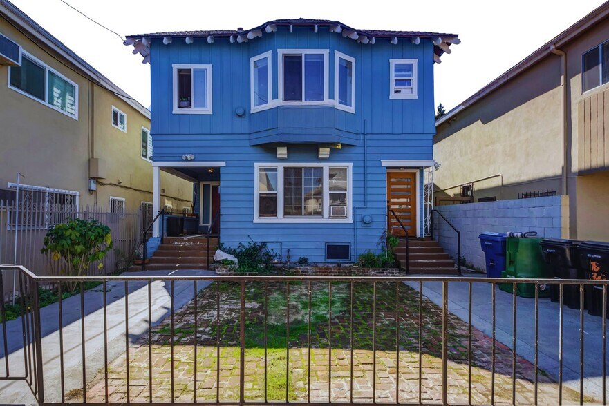 Primary Photo Of 702 W 30th St, Los Angeles Apartments For Sale