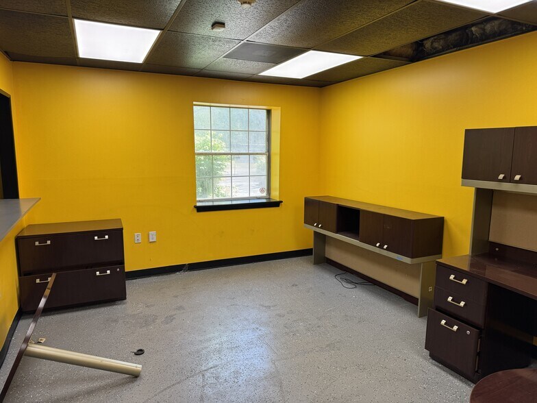 More Photos Of 9430 Earley Dr, Hagerstown Service For Lease