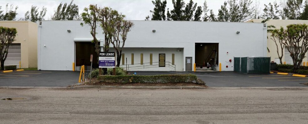 More Photos Of 2281 NW 95th Ave, Doral Warehouse For Lease