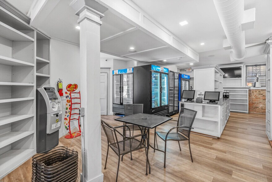 More Photos Of 4630 Umbria St, Philadelphia Apartments For Lease