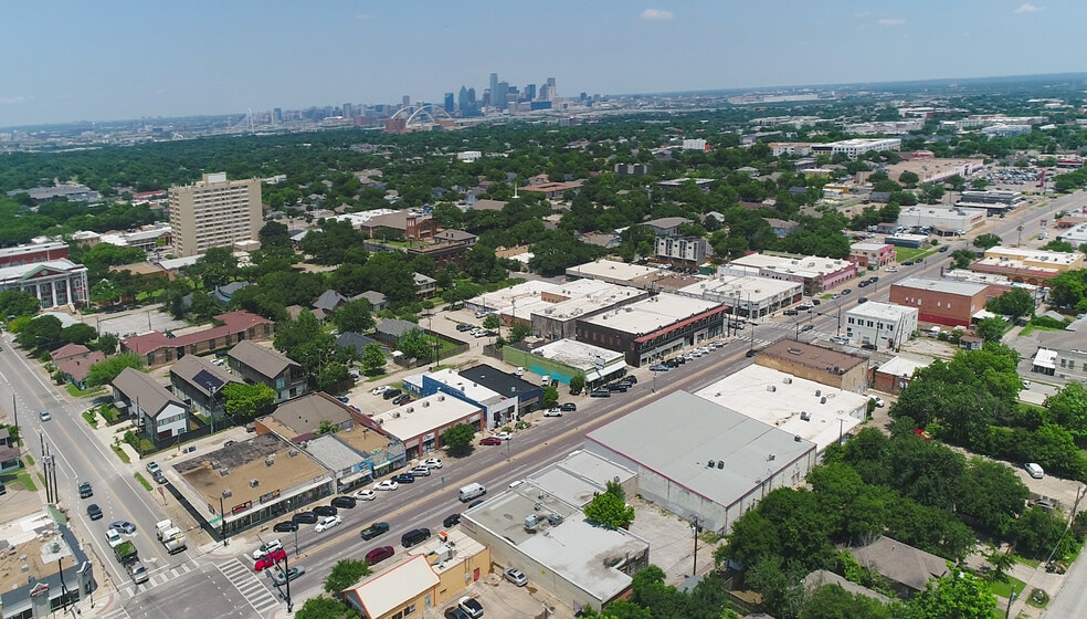 More Photos Of 901 W Jefferson Blvd, Dallas Storefront For Lease