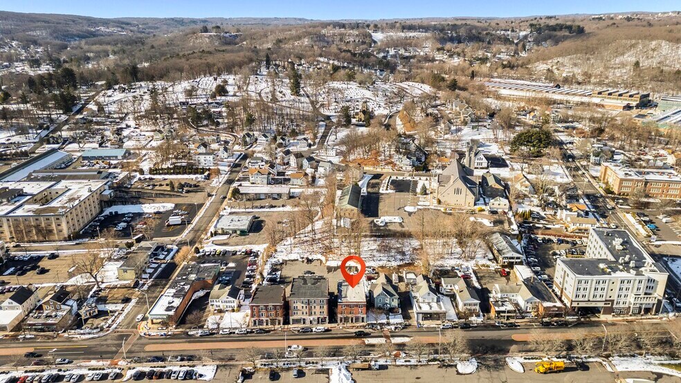 More Photos Of 411-431 N Main St, Bristol Apartments For Lease