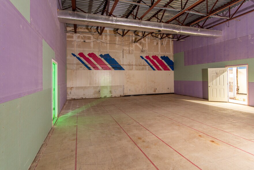 More Photos Of 1115 Genesee ave, Saginaw General Retail For Sale