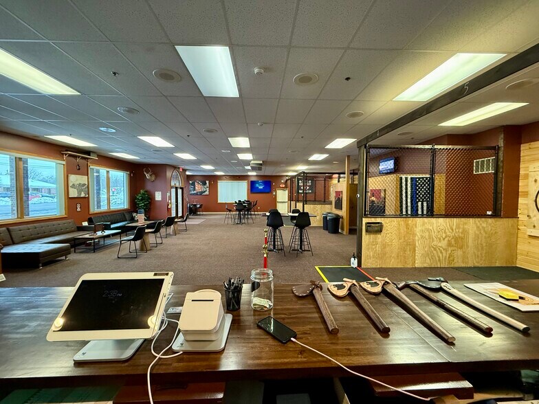 More Photos Of 196 2nd Ave, Gloversville General Retail For Sale