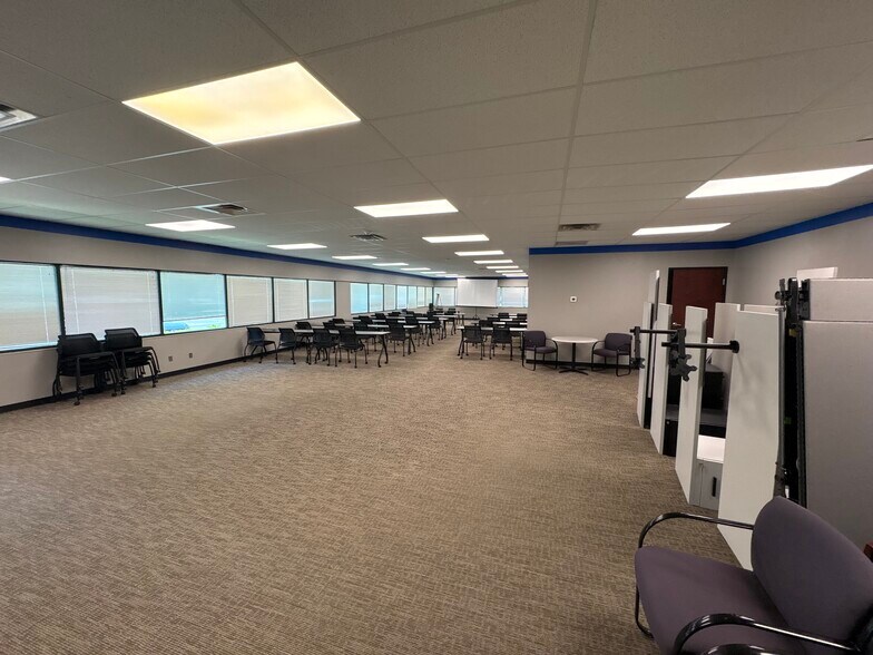 More Photos Of 95 John Muir Dr, Amherst Office For Lease