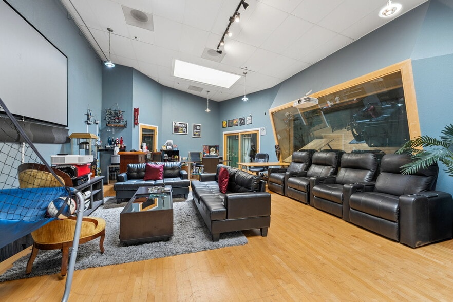 More Photos Of 825-829 27th Ave, Oakland Manufacturing For Sale
