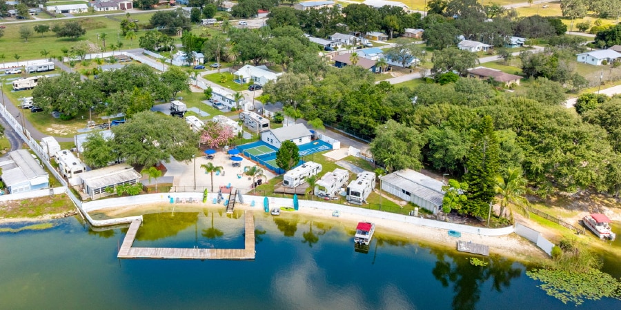 Primary Photo Of 14 Lake St, Frostproof Manufactured Housing Mobile Home Park For Sale