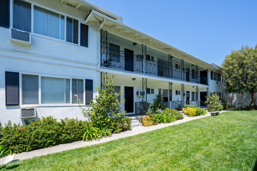 More Photos Of 921-933 W Huntington Dr, Arcadia Apartments For Sale