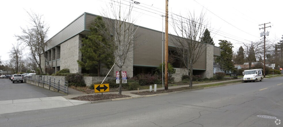 More Photos Of 1175 E Main St, Medford Office For Lease