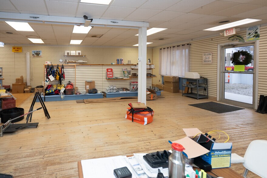 More Photos Of 7427 Dyke Rd, Clay Freestanding For Lease