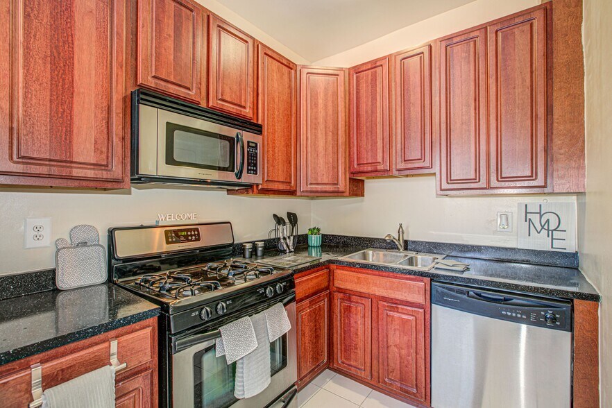 More Photos Of 1616 16th St NW, Washington Apartments For Sale