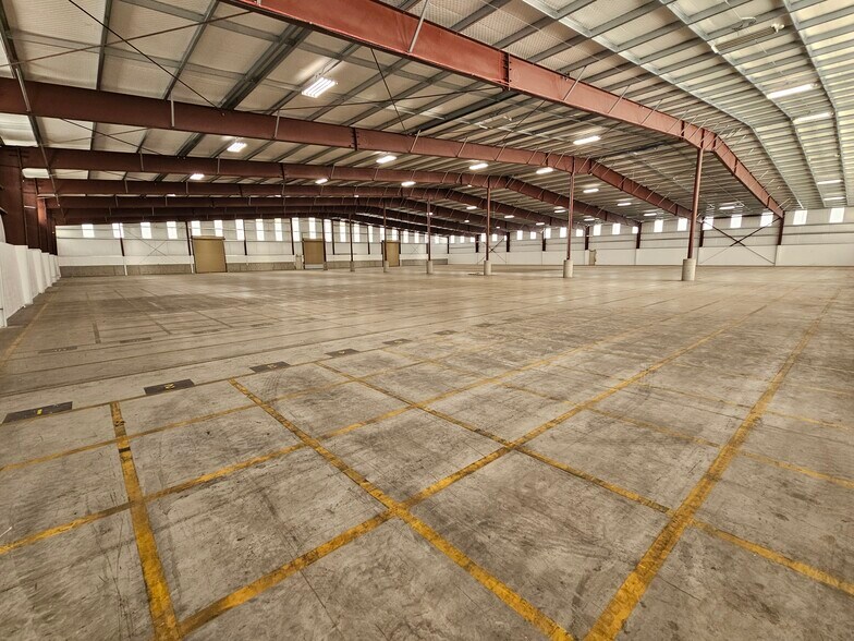 More Photos Of 22690 South Ave, Corning Warehouse For Lease