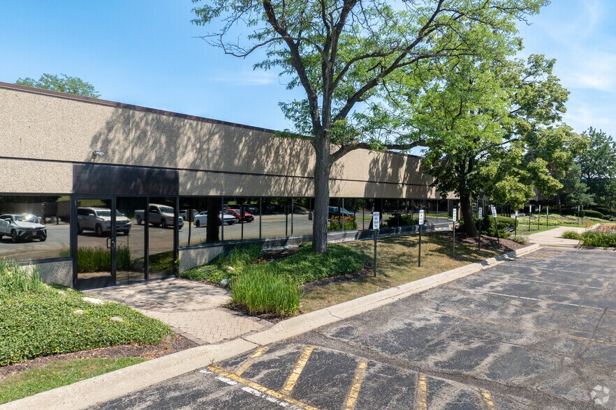 More Photos Of 1161 Lake Cook Rd, Deerfield Medical For Lease