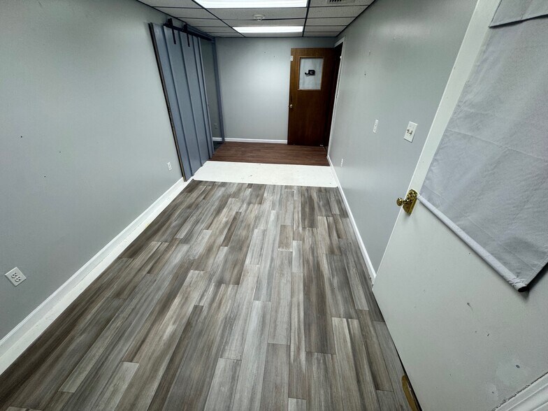 More Photos Of 132 Main St, Southington Bank For Lease