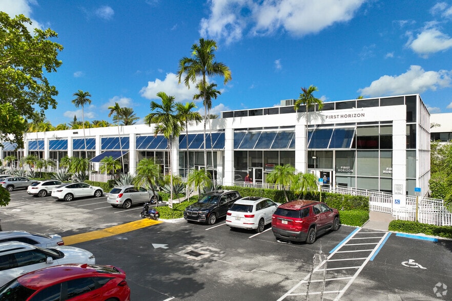 More Photos Of 260 Crandon Blvd, Key Biscayne Bank For Sale