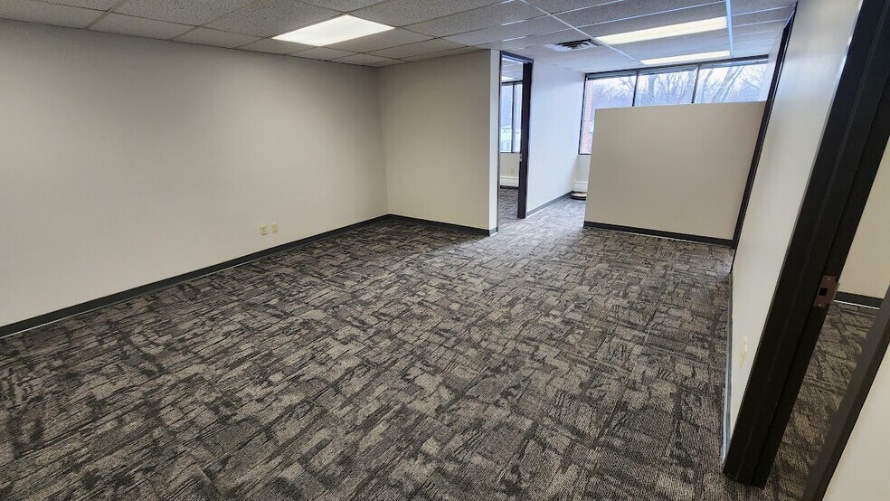 More Photos Of 750 S Plaza Dr, Saint Paul Office For Sale
