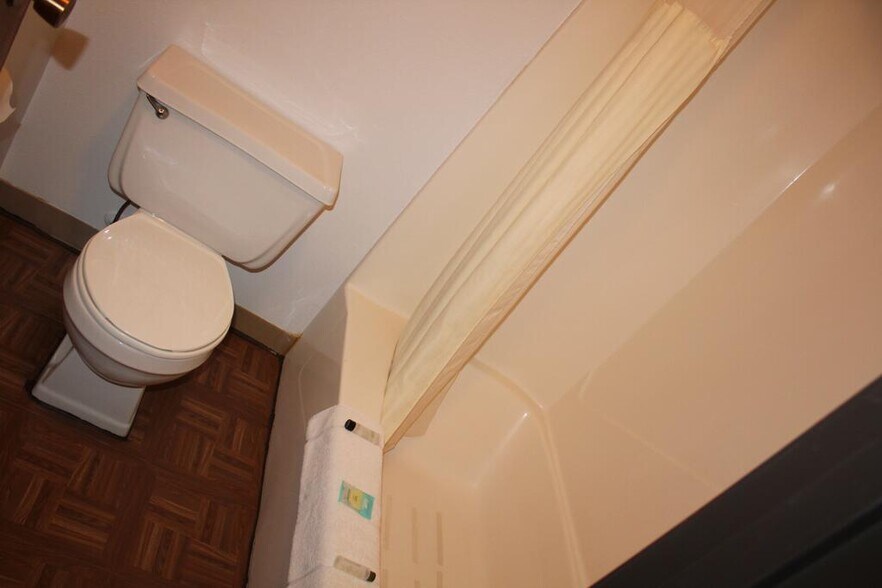 More Photos Of 427 2nd Avenue NW, Wibaux Hotel For Sale