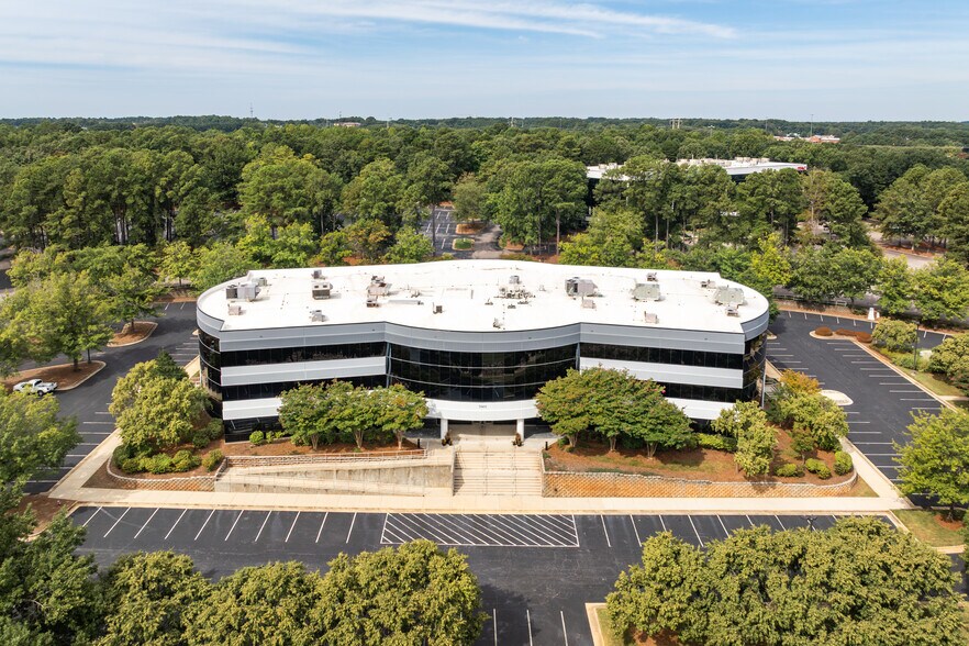More Photos Of 5565 Centerview Dr, Raleigh Office For Lease