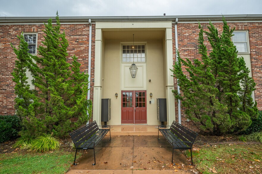 More Photos Of 6198 Butler Pike, Blue Bell Medical For Lease