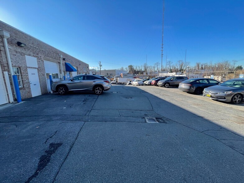 More Photos Of 2621-2653 Garfield Ave, Silver Spring Warehouse For Lease