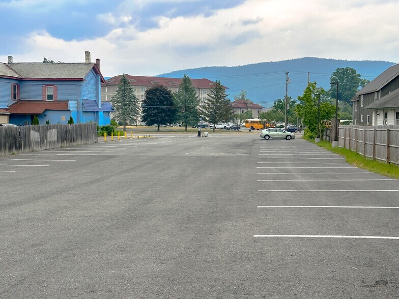 More Photos Of 77 Canada St, Lake George General Retail For Sale