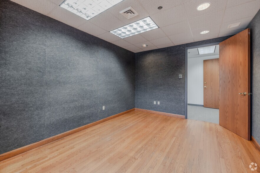 More Photos Of 839 Marshall Phelps Rd, Windsor Loft Creative Space For Sale