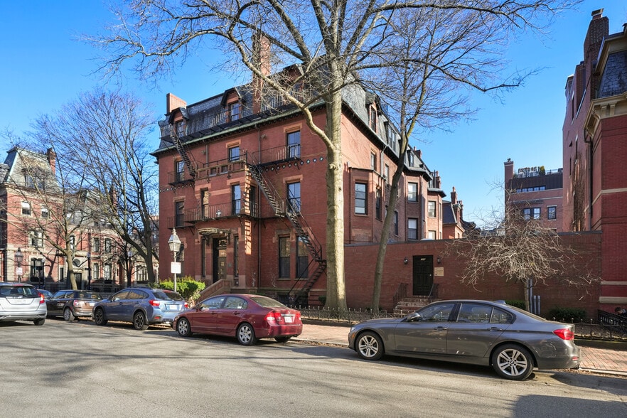 More Photos Of 164 Marlborough St, Boston Dormitory For Sale