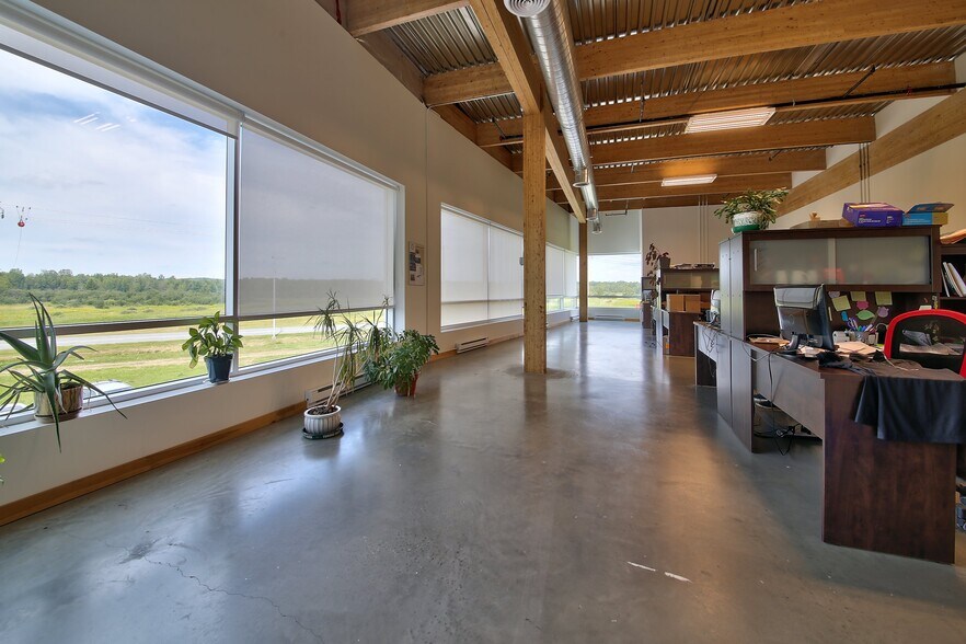 More Photos Of 1400-1460 Boul De L'innovation, Bromont Industrial For Sale