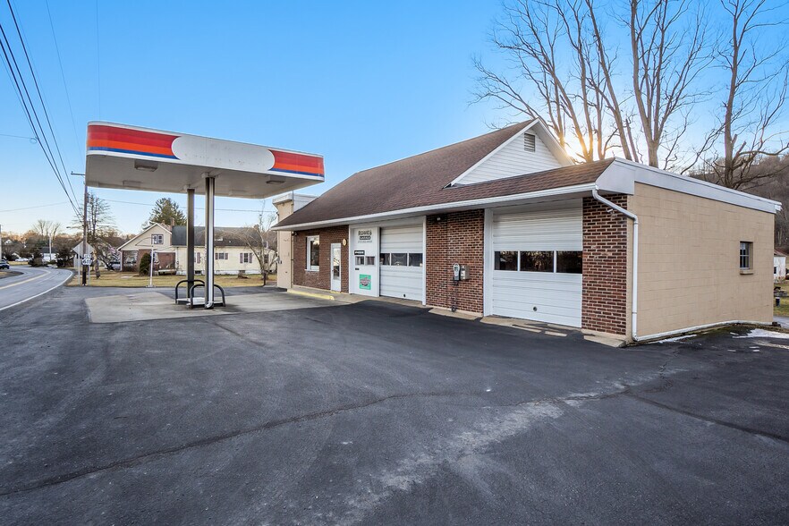 Primary Photo Of 6712 Main St, Martins Creek Service Station For Sale