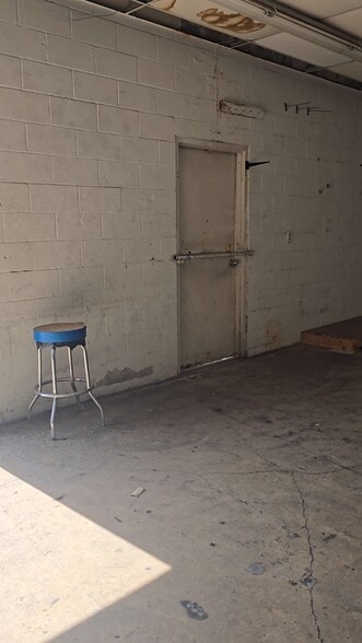 More Photos Of 4312 W Camp Wisdom Rd, Dallas General Retail For Lease