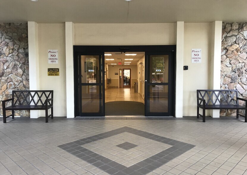 More Photos Of 7800 66th St N, Pinellas Park Medical For Lease