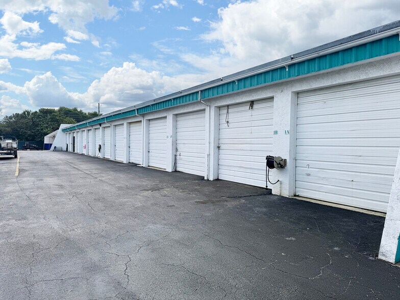 More Photos Of 900-920 NE Industrial Blvd, Jensen Beach Light Manufacturing For Lease