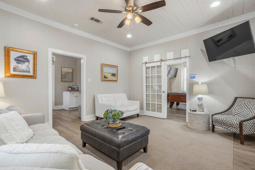 More Photos Of 1705 Government St, Ocean Springs Office For Sale