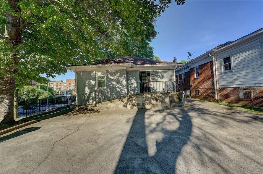 More Photos Of 604 Glen Iris Dr NE, Atlanta Office Residential For Sale