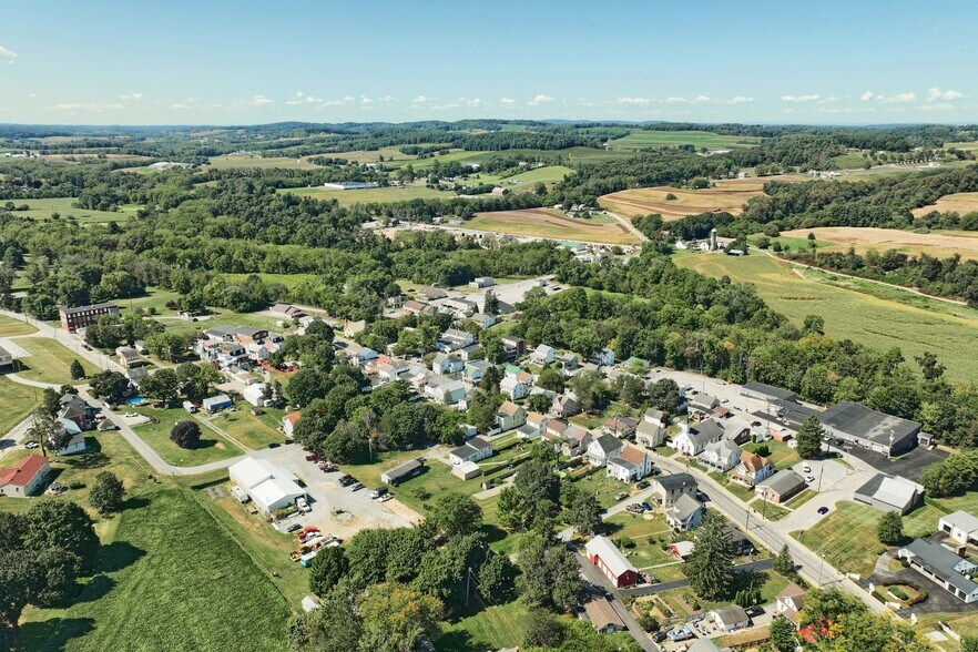 More Photos Of 1 Cherry St, Seven Valleys General Retail For Sale