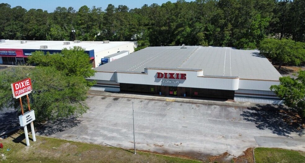 More Photos Of 303 Robertson Blvd, Walterboro General Retail For Sale